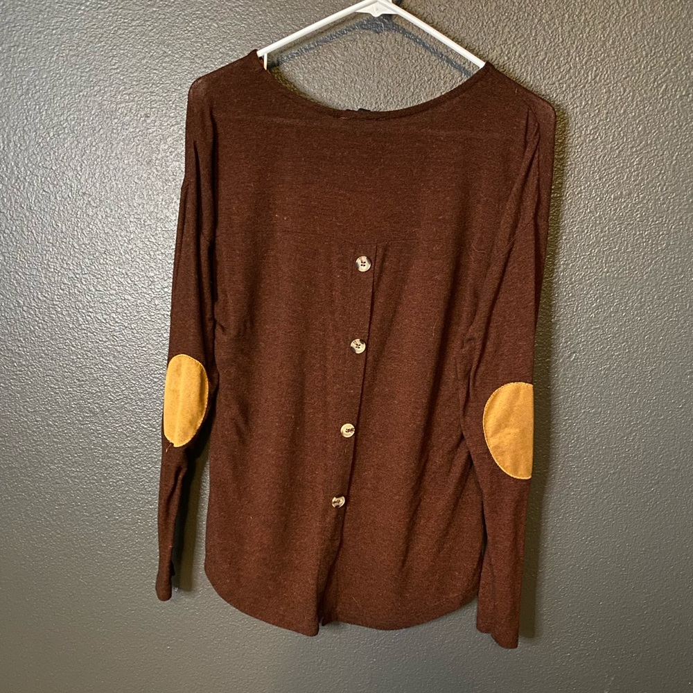 Button back sweater - Picture 2 of 2